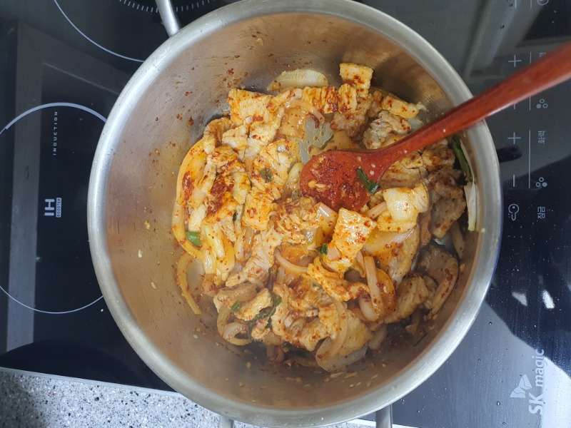 매운 김치로 ~ 아이들도 좋아하는 맛있는 김치찌개 끓이는 방법!!