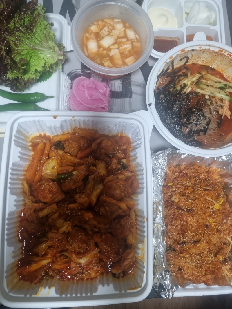 오늘의 저녁은~~~ 춘천닭갈비~