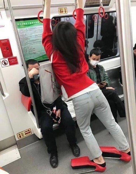 앞에 아저씨 웃음참기 난이도 최상