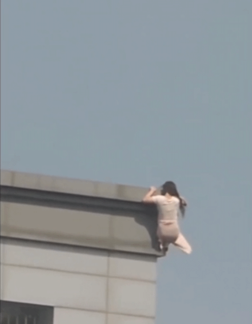 어제 강남 투신 소동 구출 영상