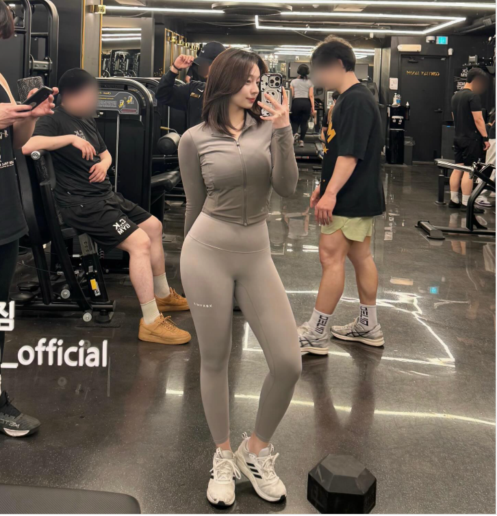 운동 열심히 하는 처자