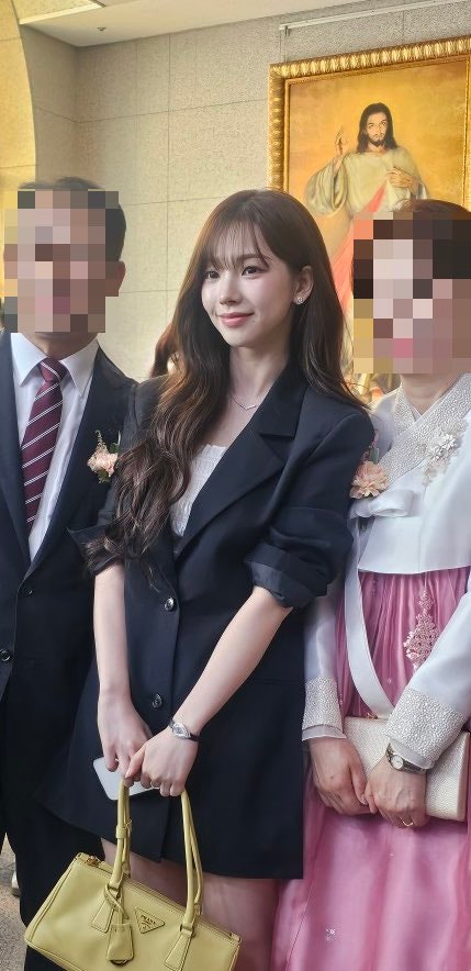 친언니 결혼식에 참석한 카리나