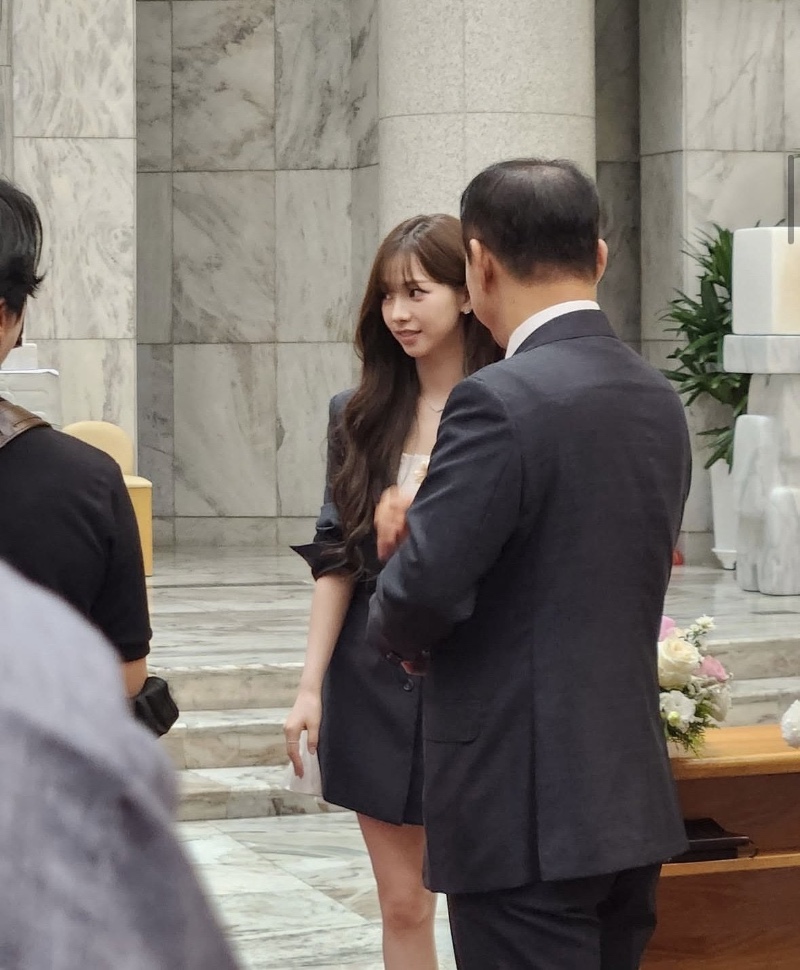 친언니 결혼식에 참석한 카리나