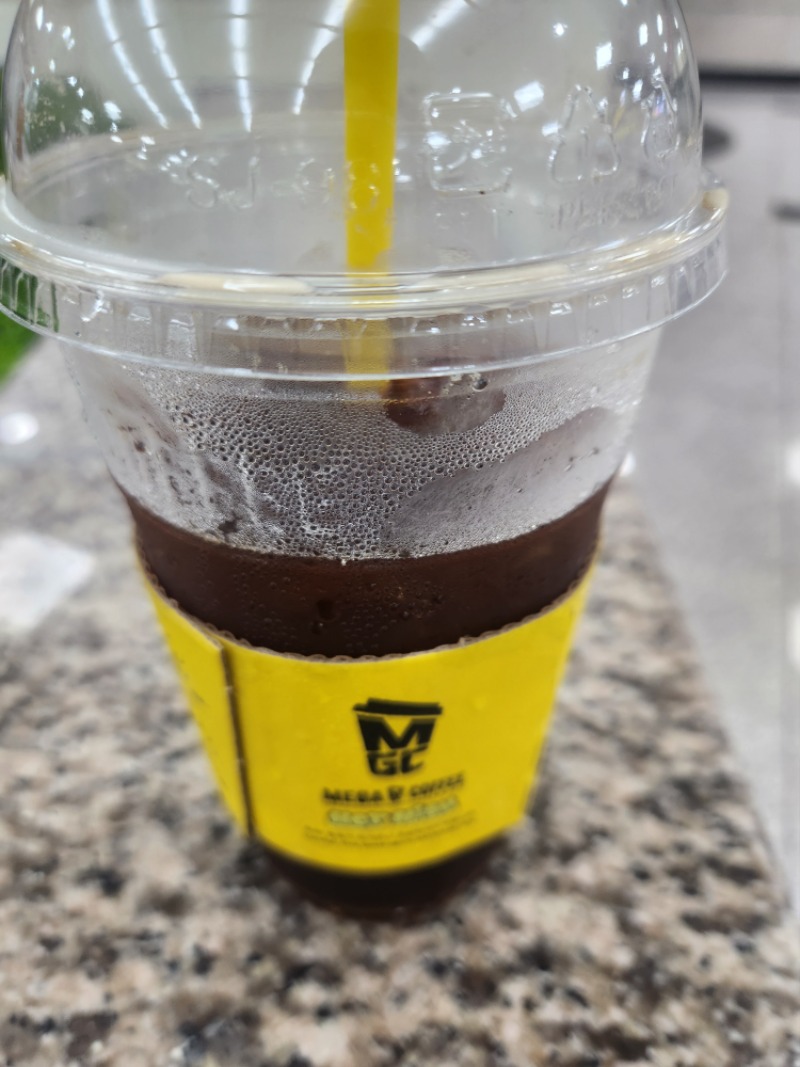 출근할때 꿀아메리카노한잔 ㅎ