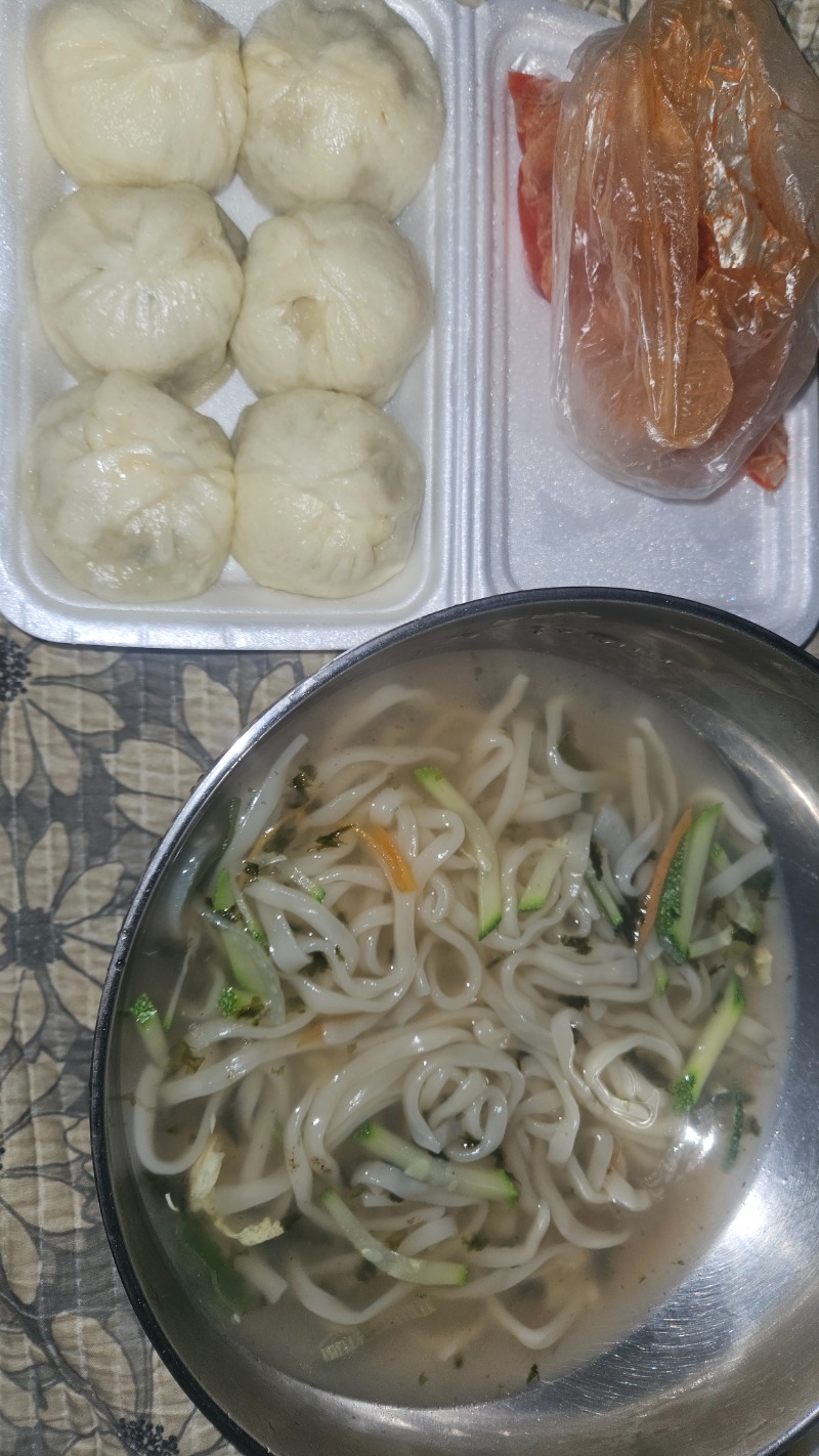 사자 저메추 칼국수 + 만두
