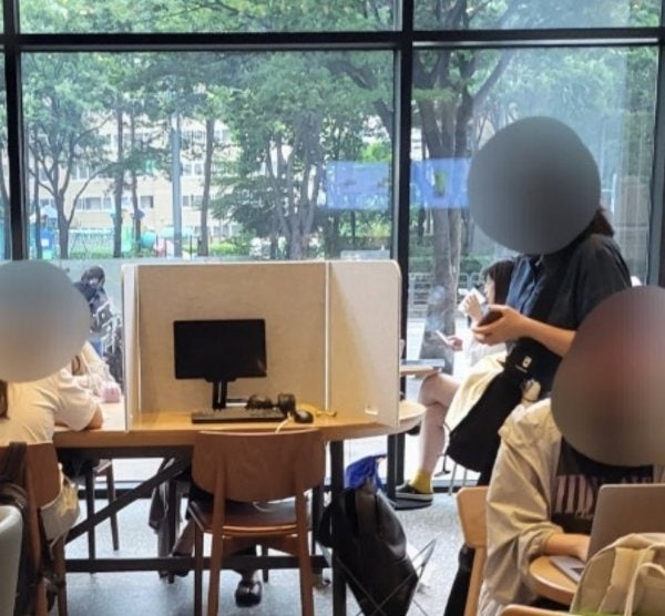 스타벅스 칸막이 빌런