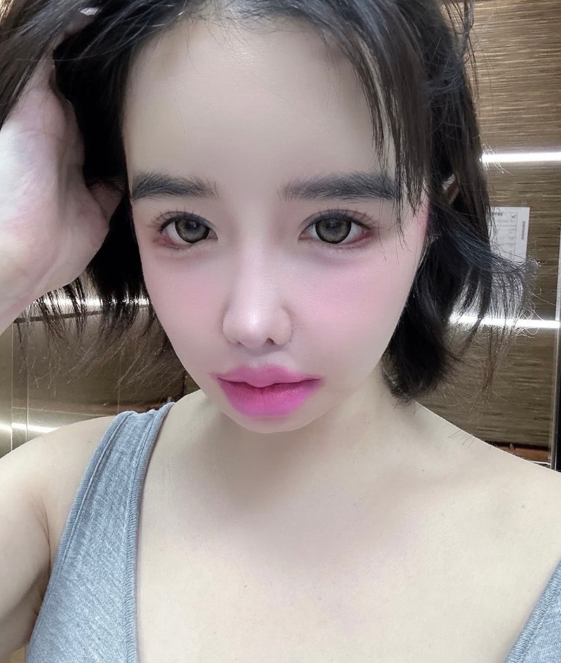 투애니원 박봄 근황