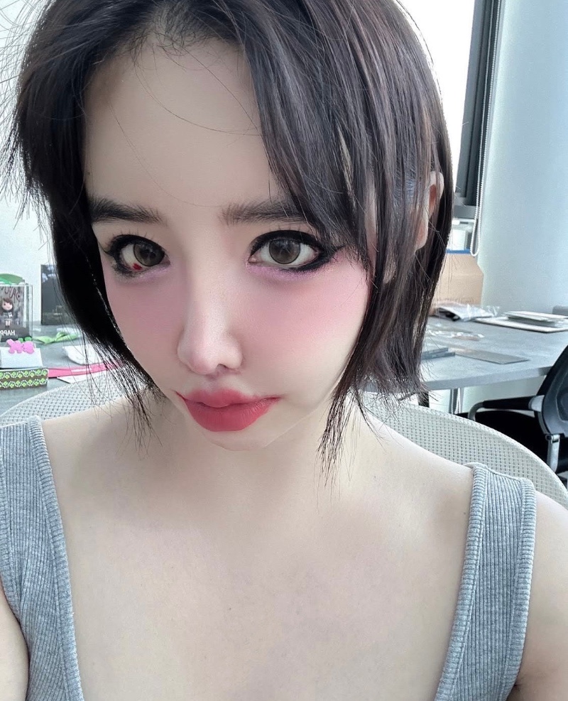 투애니원 박봄 근황