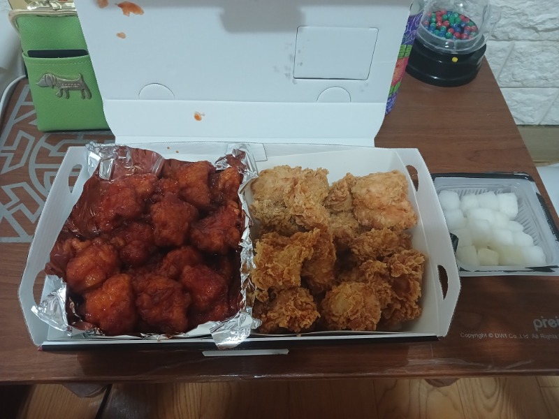 늦은저녁~  치키니묵자ㅎㅎ