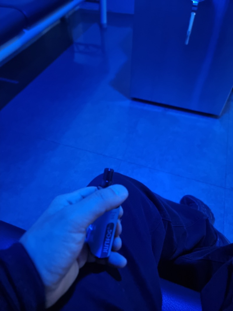 오늘도 출근 ....
