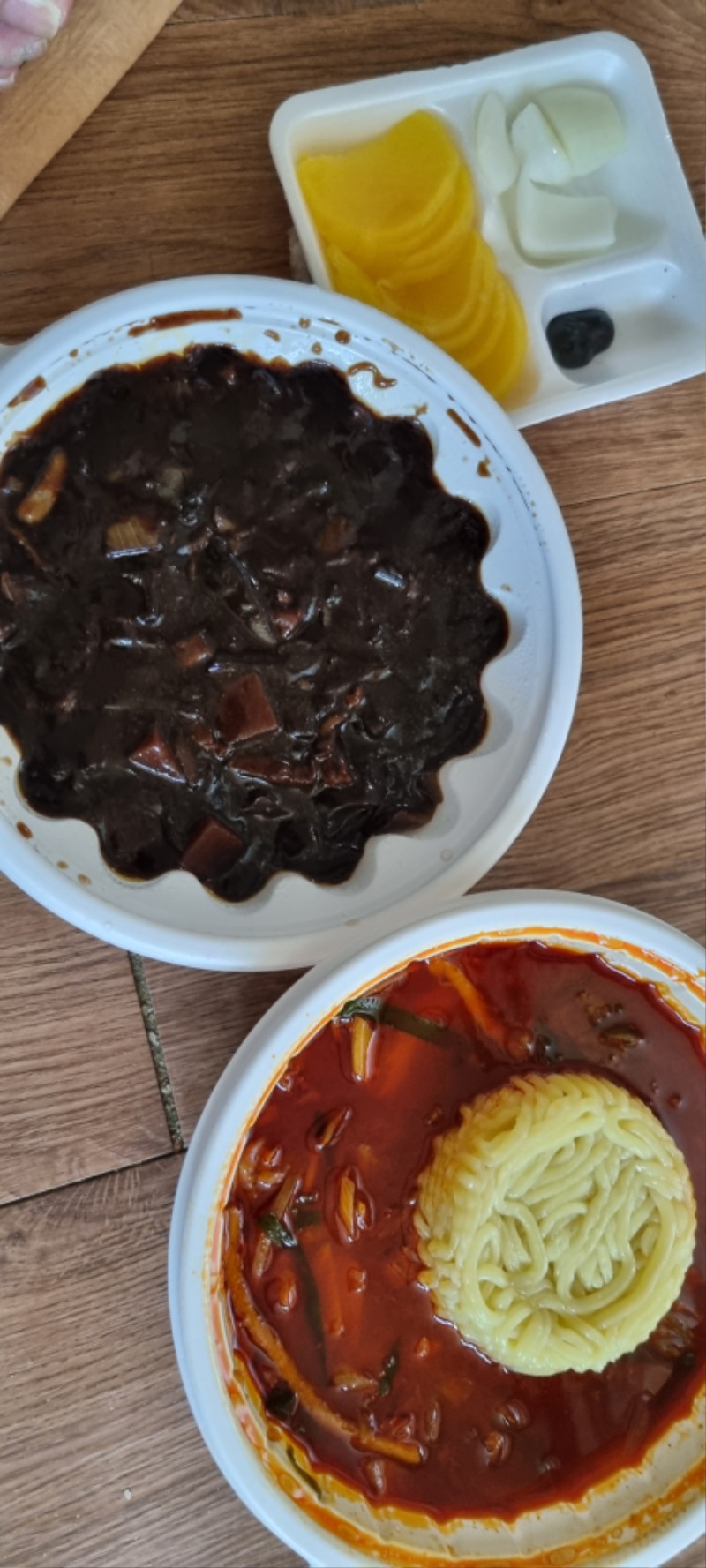 맛점하세요 (오후에 총동창회 갑니다)