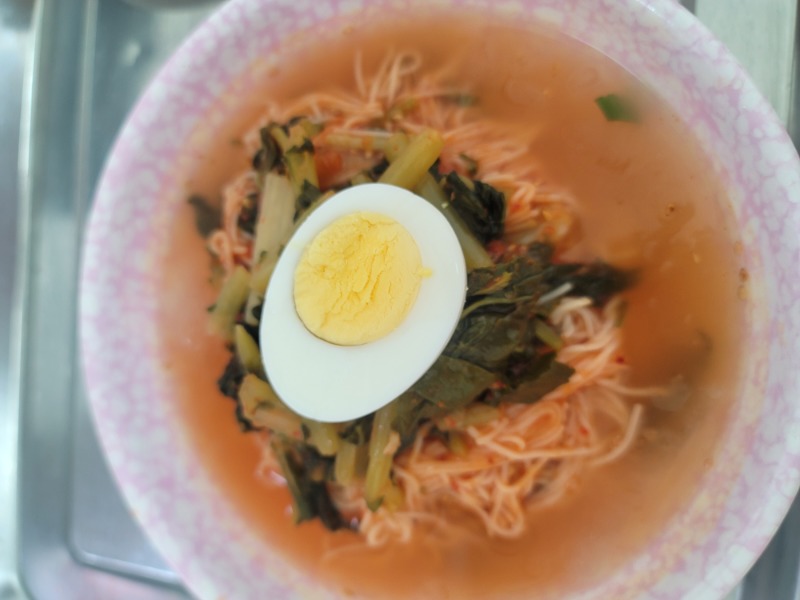 날씨가 더우니