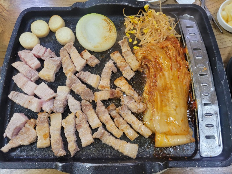 상어가 제시한약속클리어feat.한돈티셔츠입고 삽겹살집방문