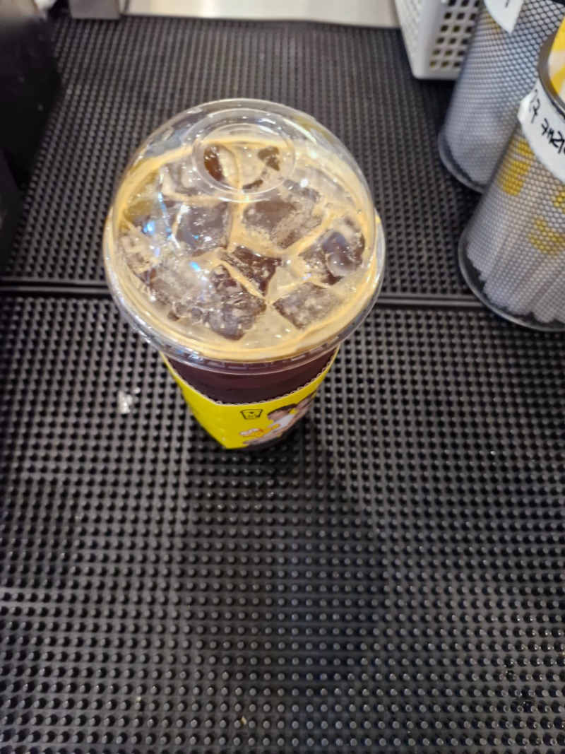 모닝 커피 출근길에마시는커피가 제일맛있죠^^