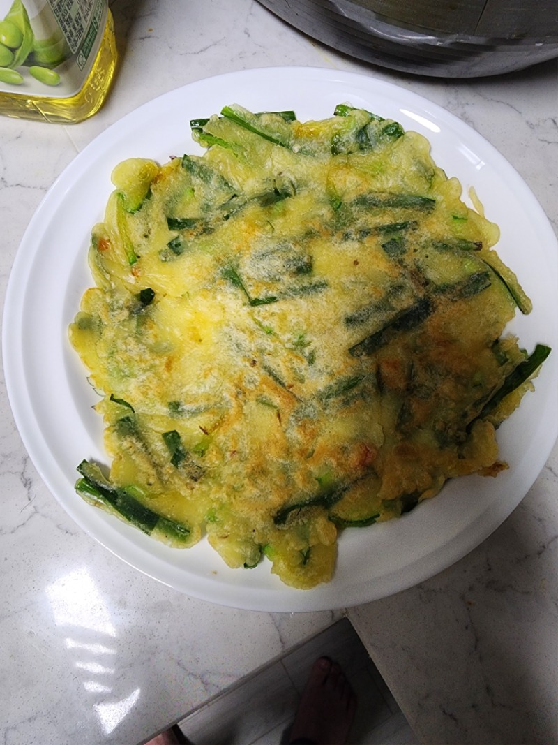점심 콩국수로 모자른것 부침개추가~