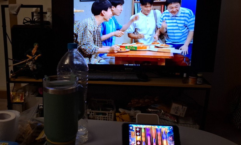 최애 시트콤보며 슬롯돌리기~~