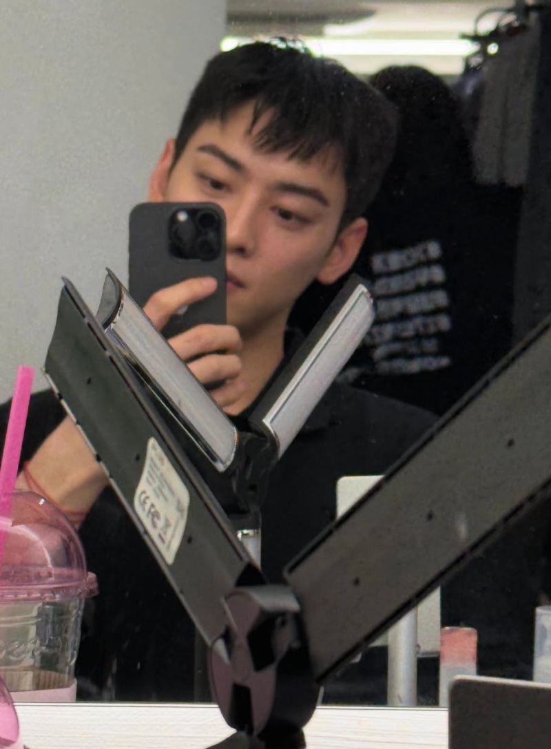 입대 준비 머리 자른 차은우