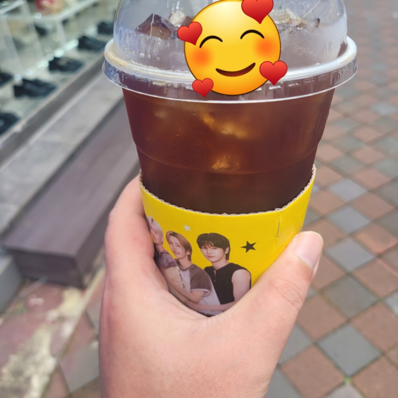 날이 너무덥네요 붱이가 준 커피 바로 교환~