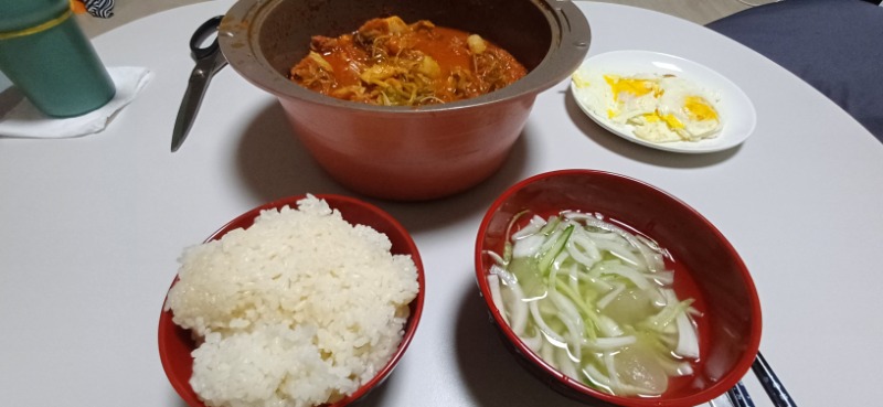 이른저녁은 김치찜에 오이냉국~~~^^