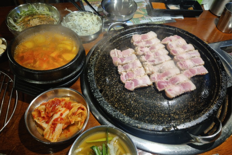 굳이 삼겹살을..