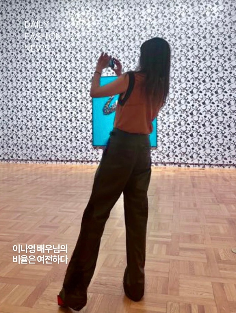 10년만에 공개된 원빈 이나영 외출샷