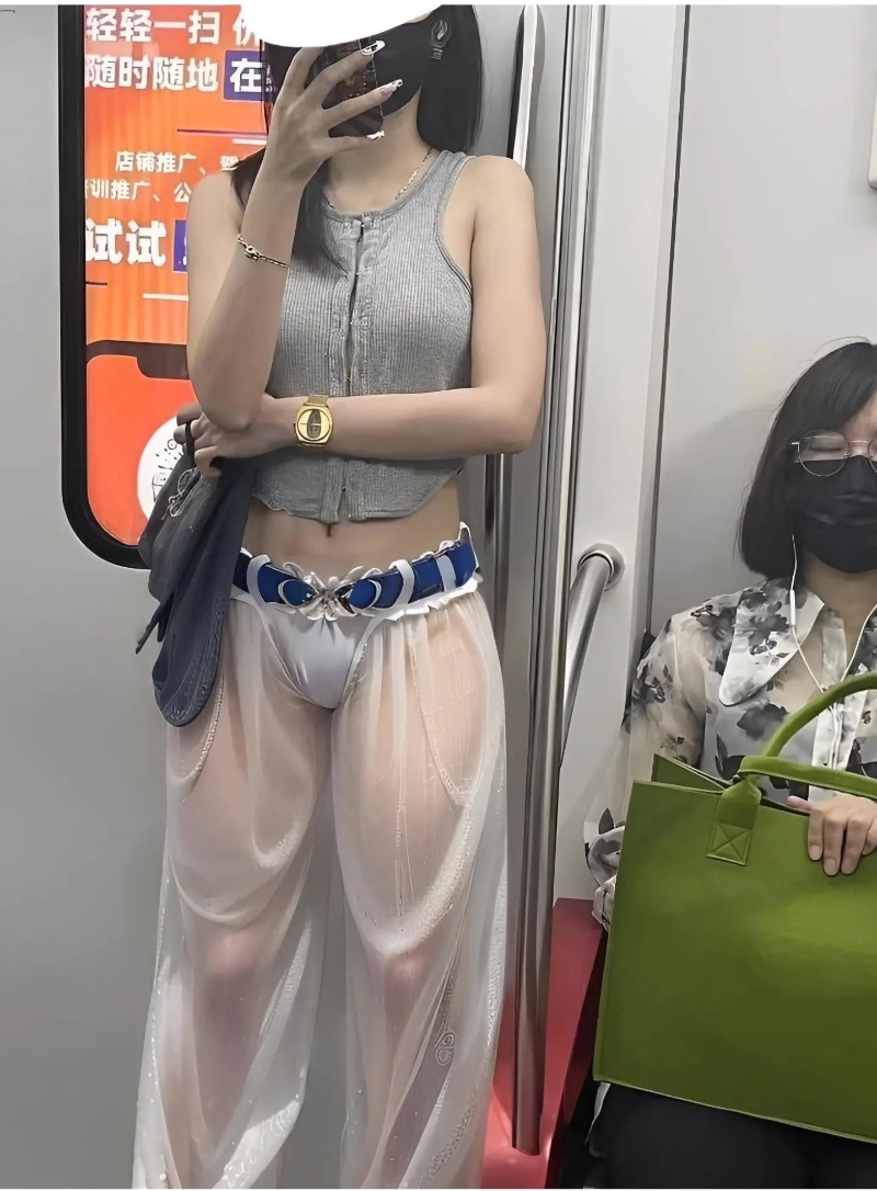 지하철 패션 일티어