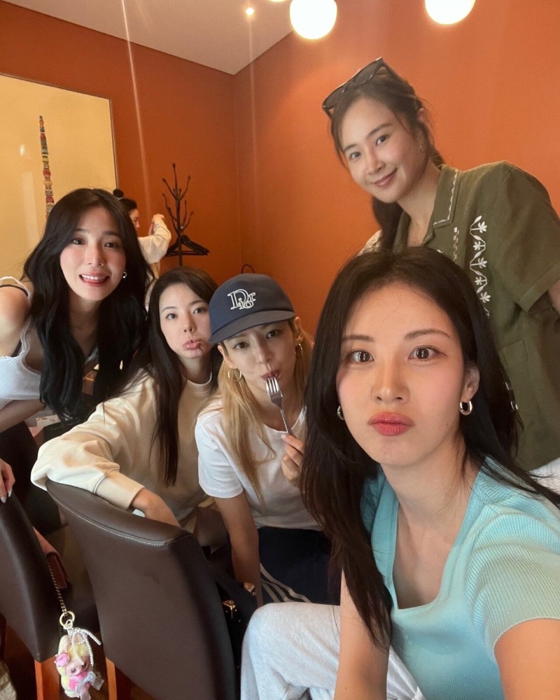 오랜만에 뭉친 소녀시대