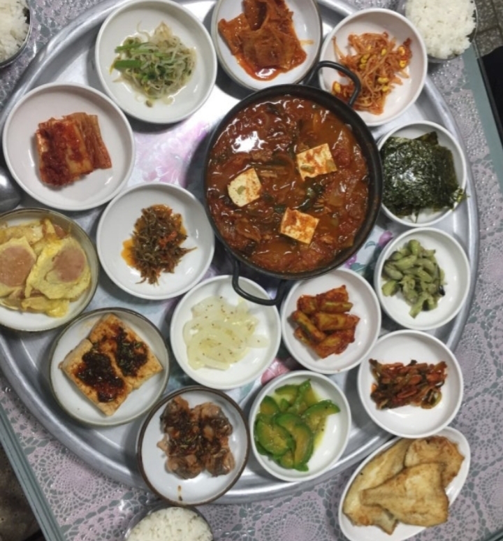 오늘 점심은 김치찌개~~~~