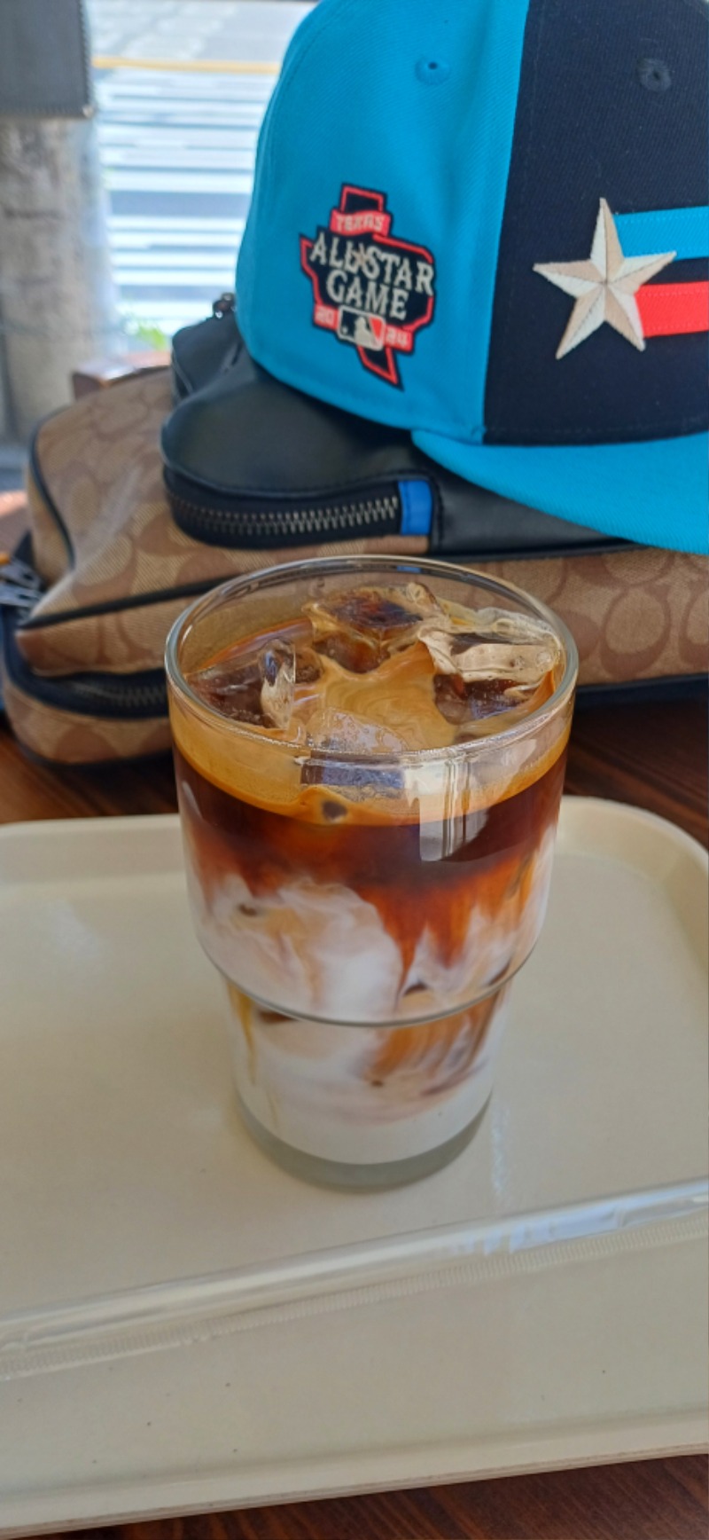 오늘은 덥네요.라떼 한잔 어때요?
