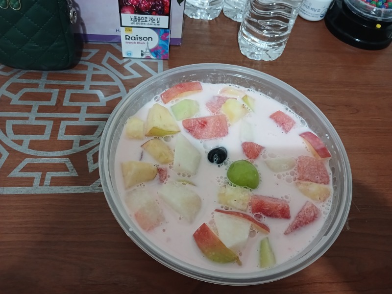눈뜨자마자~  먹방