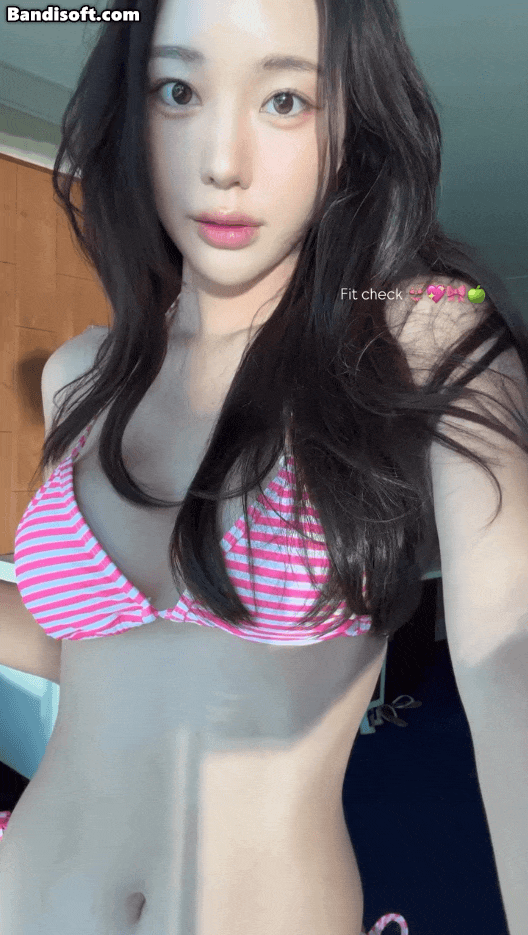 새로 산 비키니 피팅해보는 처자