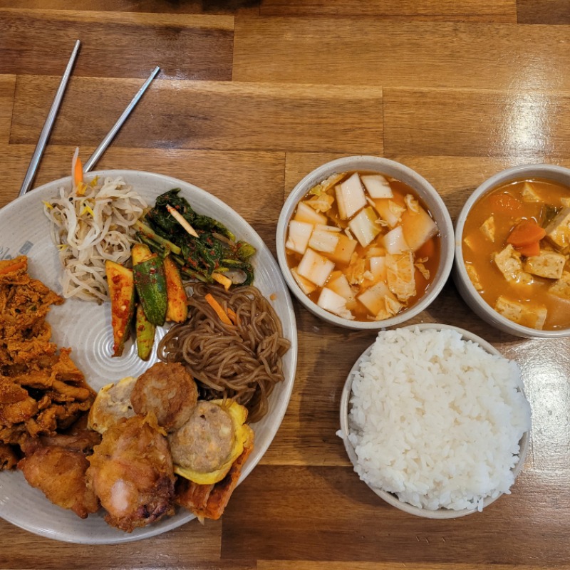 무더위에 점심한끼~