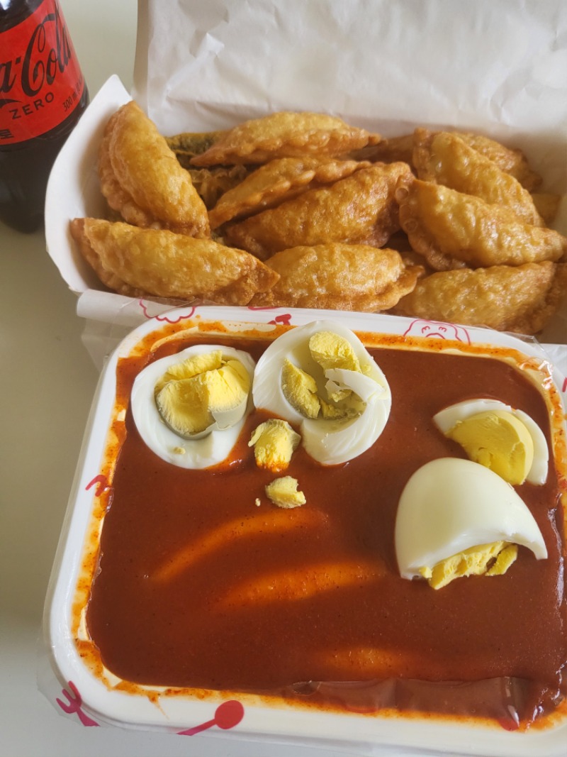 늦점 메뉴는 신전떡볶이~