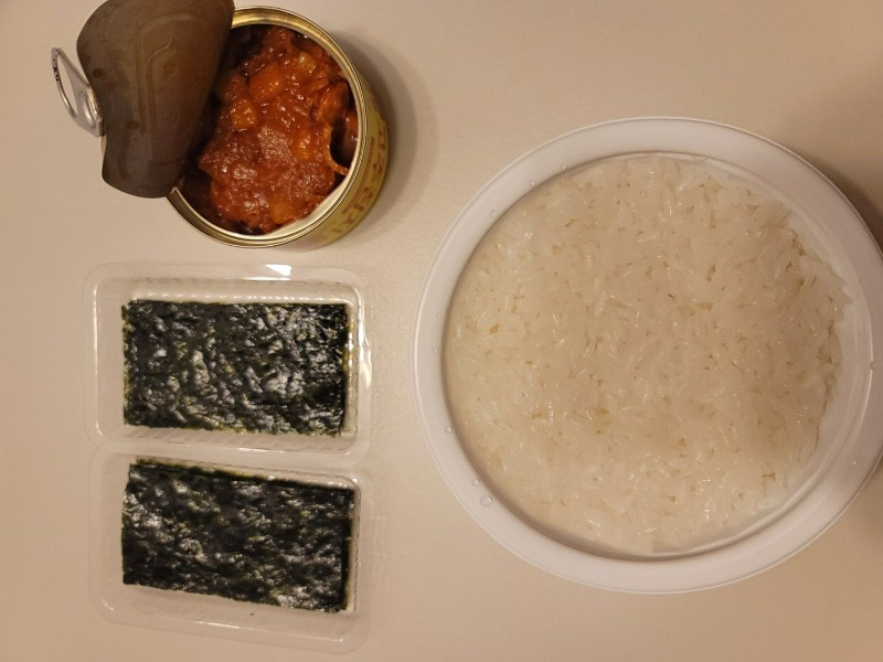 노예노릇하고 내돈내산으로 술먹고 후식 진행중