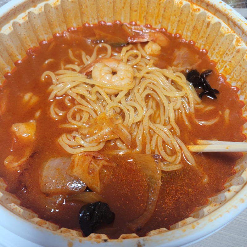 늦은시간 신짬뽕~